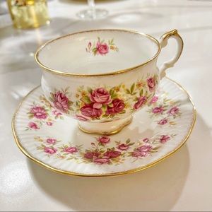 ✨Vintage Elizabethan Bone China England teacup & saucer